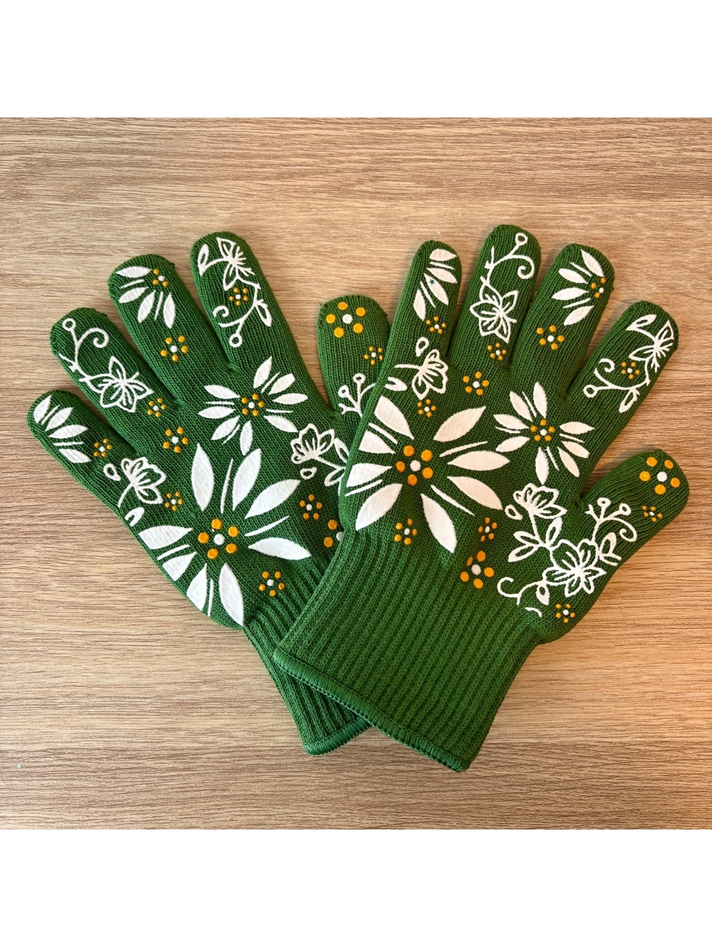 Temp-tations Oven Safe Gloves/Mitts, Green Floral Design, Pair, Cotton